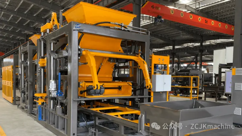 Stroje na výrobu blokov so servopohonom: Znížte náklady na elektrickú energiu o 30 – 50 % pomocou energeticky efektívnej technológie